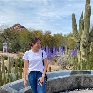 Meet your Posher, Iskra